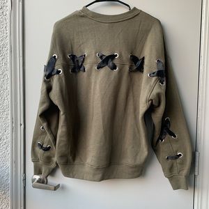 Cute Hi Bye sweatshirt with ribbons